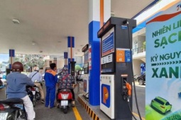 Giá xăng dầu hôm nay 19/1: Đột ngột đổi hướng phiên đầu tuần, lại có biến “căng”?