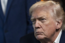 Ông Trump tuyên bố đã đến lúc loại bỏ mối đe dọa từ Nga ở Greenland