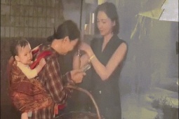 100 triệu người phẫn nộ vì bé sơ sinh bị dầm mưa trong nhiều giờ