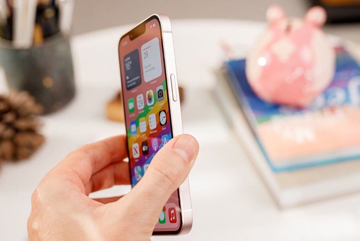 Sản phẩm vẫn cung cấp hiệu năng làm việc khá tốt, thậm chí cao hơn cả Pixel 10.