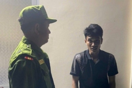 Đối tượng có biểu hiện 'ngáo đá' đột nhập trụ sở công an