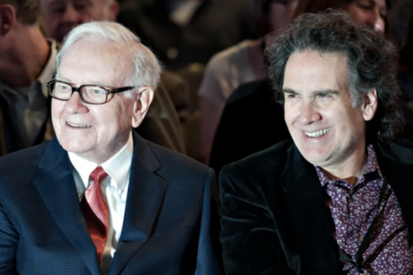 Con trai Warren Buffett không biết bố là tỷ phú
