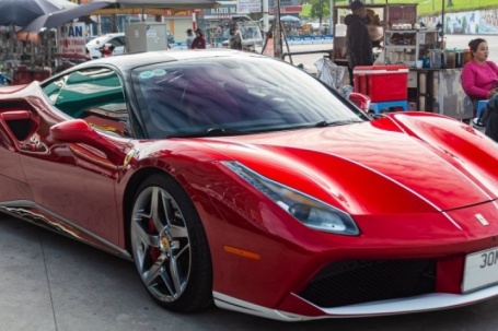 Dàn siêu xe, xe sang hơn trăm tỷ dạo phố Hà Nội, chiếc đắt nhất giá...