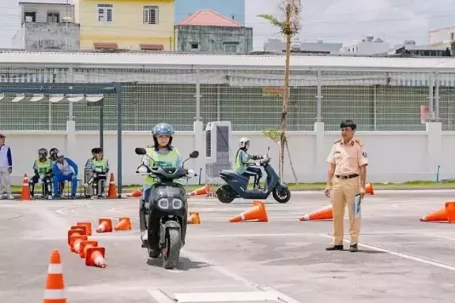 Đề xuất thêm bài thi xử lý tình huống giả định khi sát hạch bằng lái xe máy
