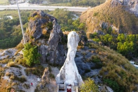 Chủ đầu tư nói về số tiền 17 tỉ đồng gia cố Hòn Vọng Phu