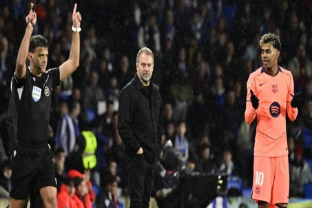 Barcelona thua sốc: HLV Flick thất vọng với kết quả, De Jong chỉ trích trọng tài