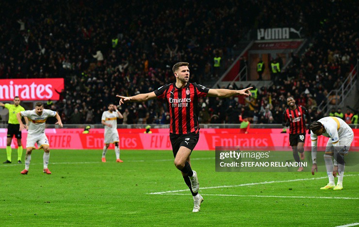 Video bóng đá AC Milan - Lecce: Tân binh "mở tài khoản", bám đuổi ngôi đầu (Serie A) - 2