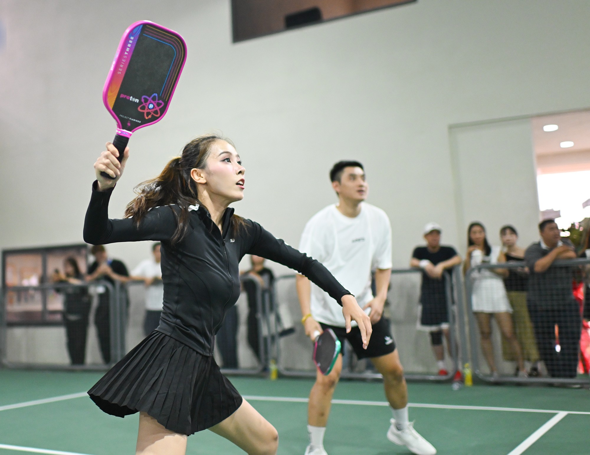 Ngoài ra, Ngọc Hằng còn tham gia nhiều bộ môn thể thao như cầu lông, bóng chuyền, điền kinh, bơi, võ thuật…Điều này phần nào giúp cô bắt nhịp tốt hơn cũng như có tư duy chiến thuật tốt khi đến với pickleball.