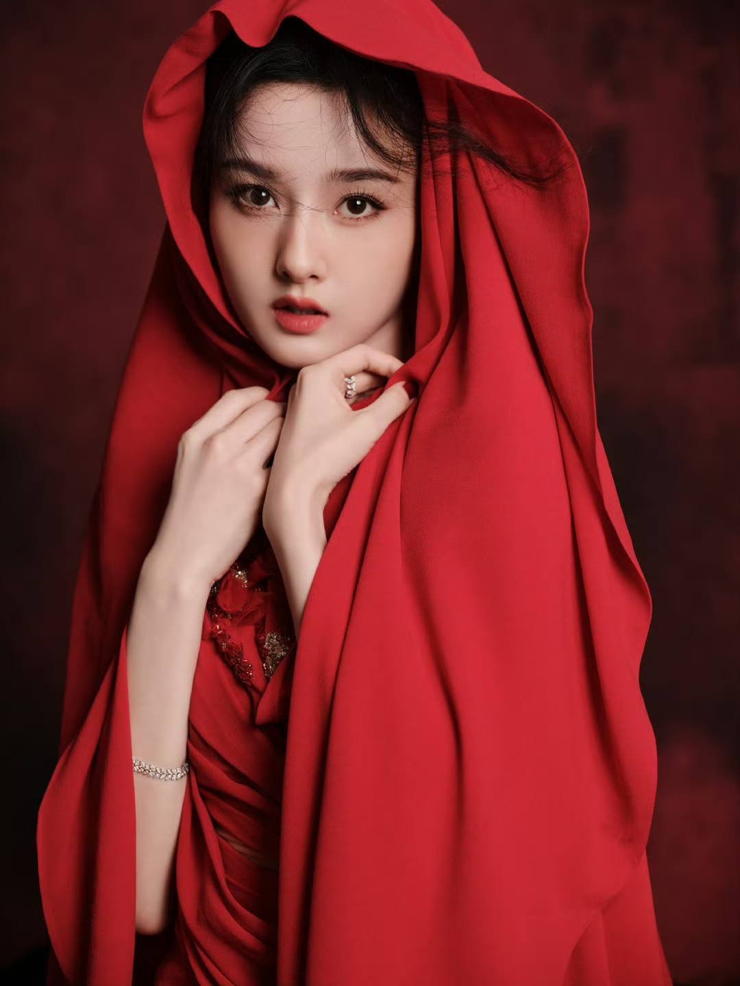 Tống Tổ Nhi khiến khán giả ngỡ ngàng, còn đâu mỹ nữ cổ trang gây thương nhớ - 2