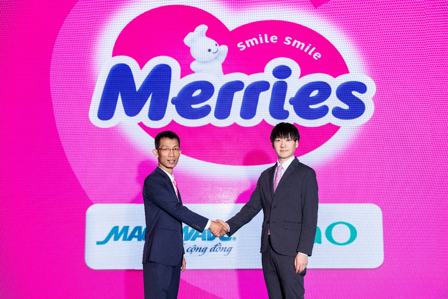 Đại diện Magicwave và Kao Corporation thiết lập quan hệ chiến lược mang sản phẩm Merries đến thị trường Việt Nam