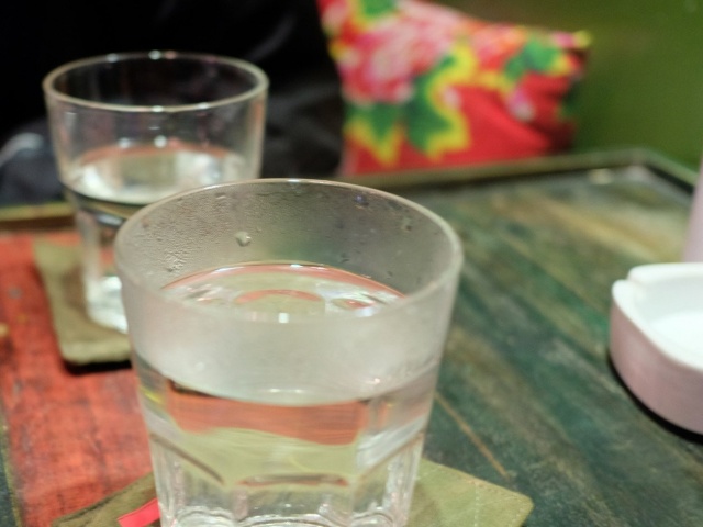 3 dấu hiệu sau khi uống nước cảnh báo gan suy yếu