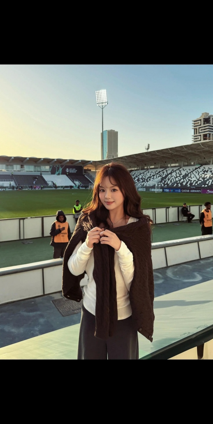 Li Hao coi cô là bùa hộ mệnh của mình, còn người hâm mộ Trung Quốc coi bạn gái anh là "ngôi sao may mắn".