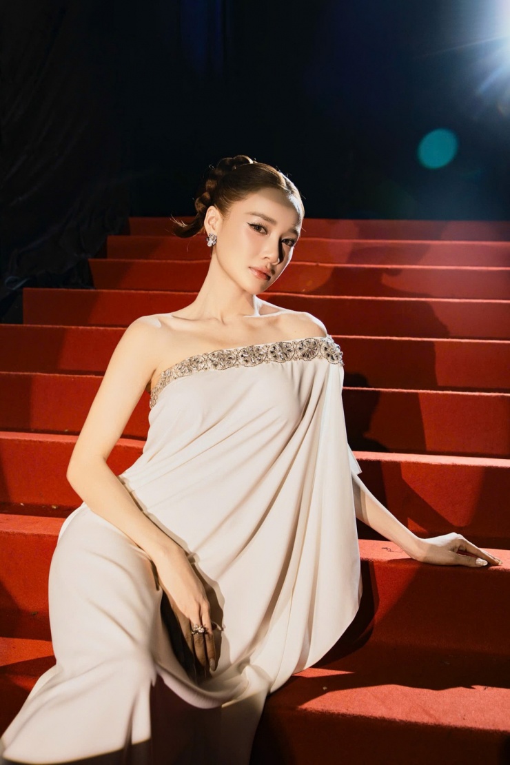 Nhã Phương - Trường Giang kỷ niệm 8 năm chung nhà