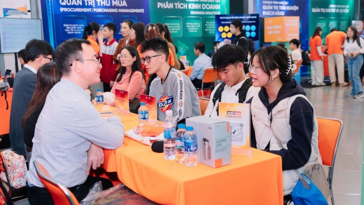 Khoảng 20.000 học sinh đã tham gia ngày hội Big Open Day để chuẩn bị cho mùa tuyển sinh đại học năm 2026. Ảnh: Tào Nga