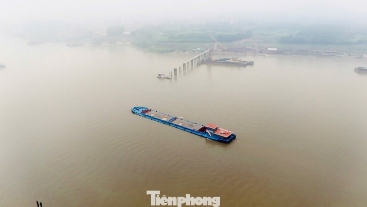 Dự án đầu tư xây dựng cầu Vân Phúc qua sông Hồng (thuộc xã Phúc Thọ và xã Phúc Lộc - Thành phố Hà Nội) có điểm đầu tuyến giao với đường Quốc lộ 32 xã Phúc Thọ; điểm cuối tuyến tiếp nối với dự án tuyến giao thông kết nối từ đê tả sông Hồng đến cầu Vân Phúc (ranh giới hành chính giữa Hà Nội và Phú Thọ) được khởi công ngày 19/8/2025.