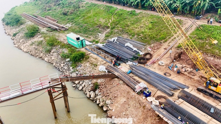 Cận cảnh công trường cầu Vân Phúc hơn 3.400 tỷ đồng vượt sông Hồng - 7