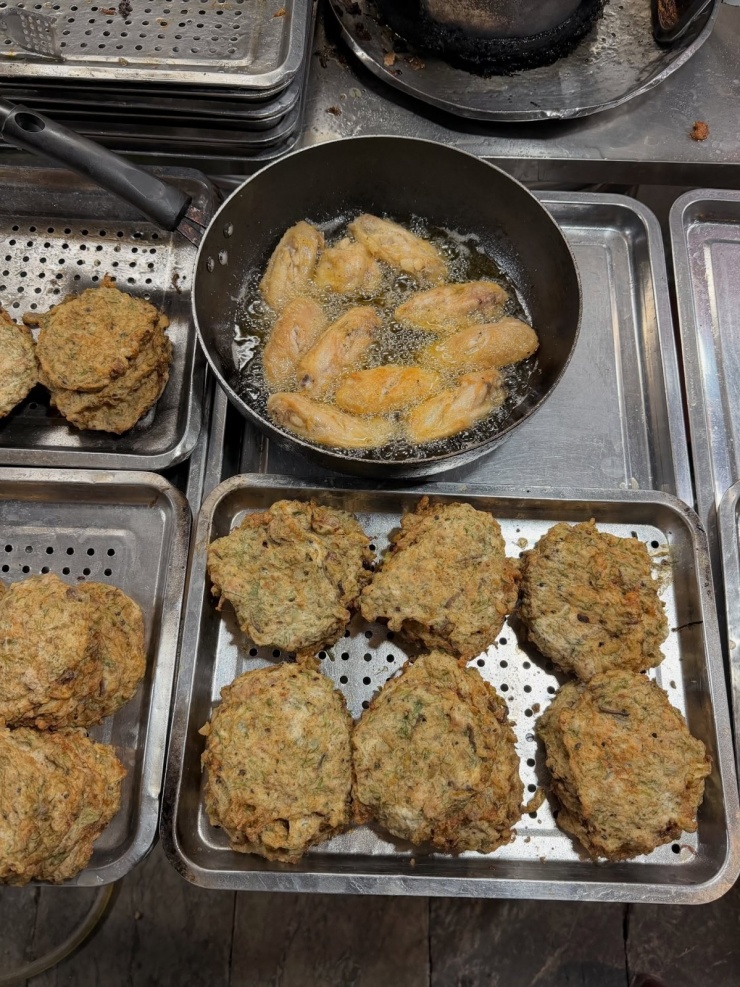 Minh Triệu ăn đủ món ngon khi ra Hà Nội ngày đông - 5