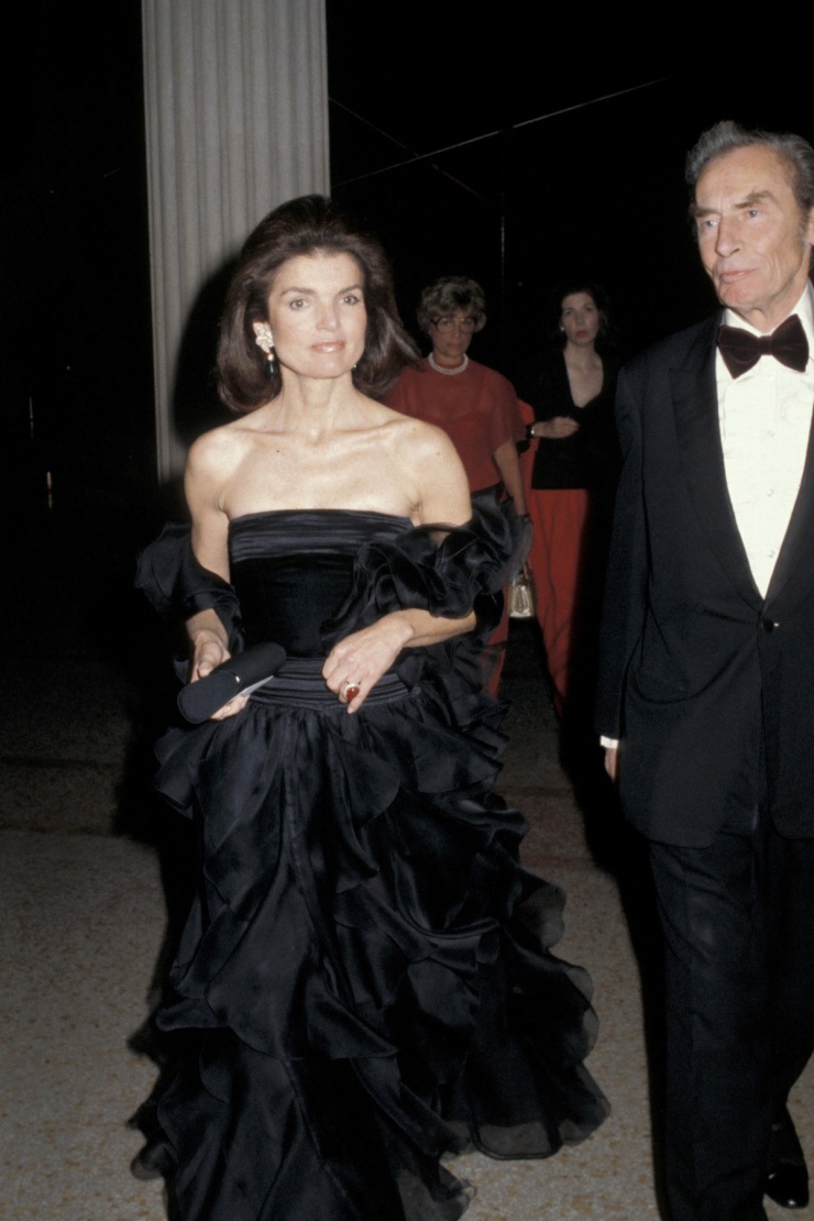 Loạt xiêm y mang dấu ấn huyền thoại Valentino - 2