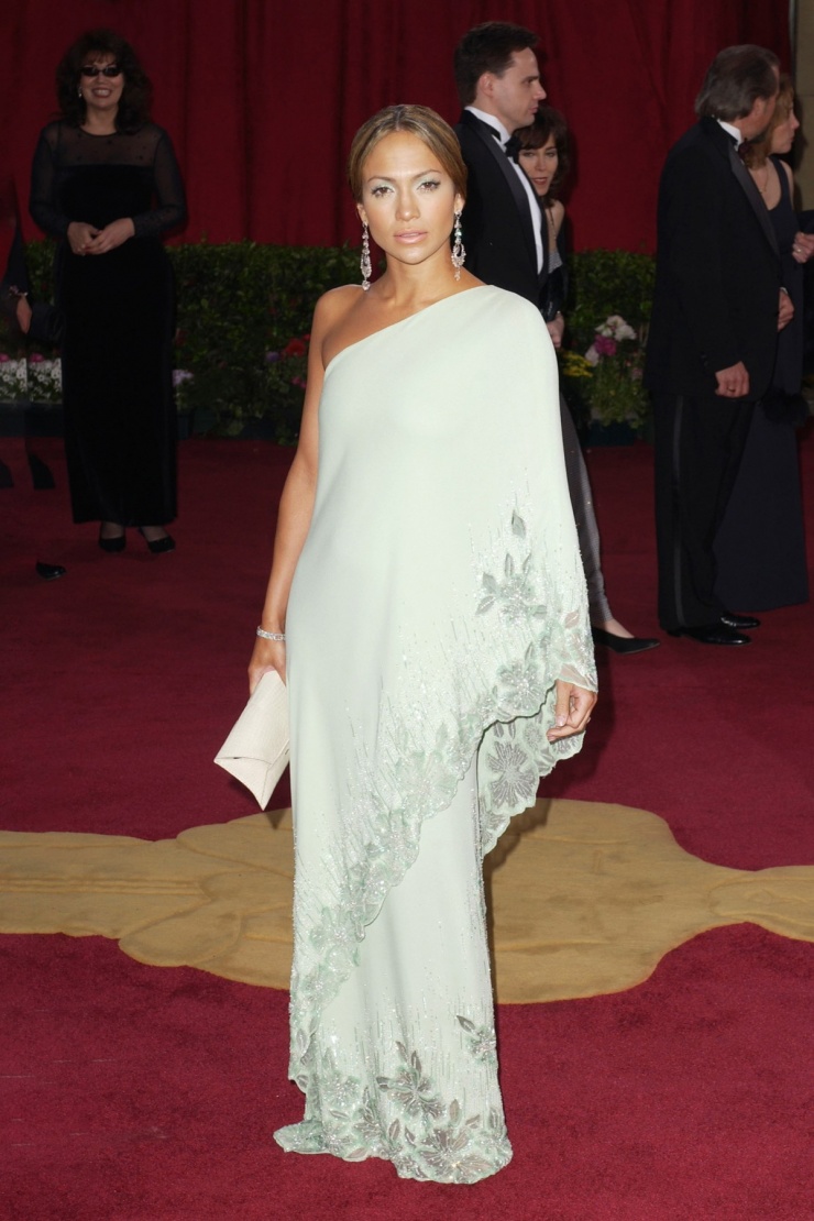 Loạt xiêm y mang dấu ấn huyền thoại Valentino - 6