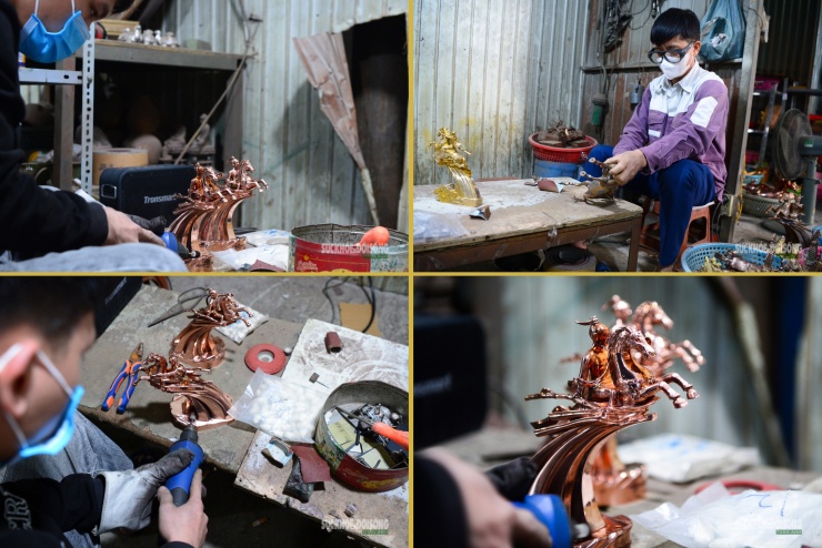 Những người thợ tại xưởng chế tác.