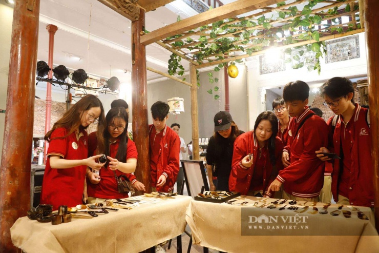 Di sản hơn 400 năm tuổi trở thành nơi khám phá và "sống ảo" Tết cổ truyền đậm chất Hà thành - 12
