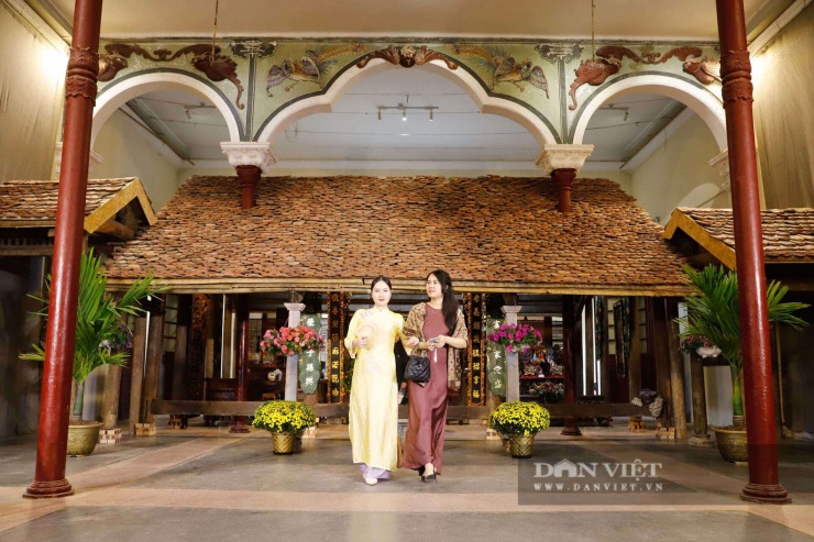 Bên cạnh đó, không gian chương trình "Tết Việt - Tết Phố" cũng thu hút rất đông du khách, đặc biệt là các bạn trẻ đến chụp ảnh, check-in.