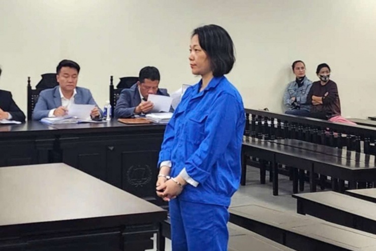 Bị cáo Trần Thị Minh Huệ tại tòa, ngày 20/1. Ảnh: X.A