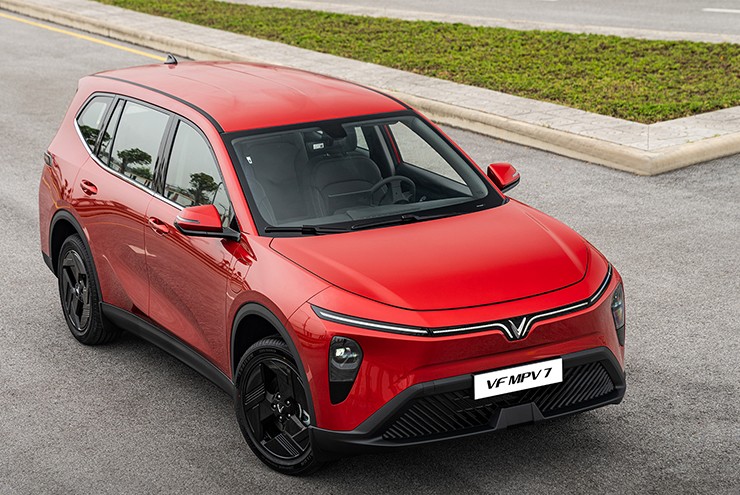 VinFast VF MPV 7 ra mắt thị trường Việt và có giá bán 819 triệu đồng