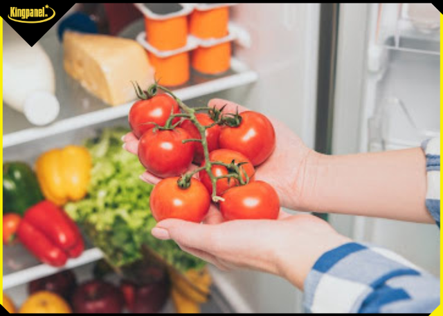 Cà chua chín đỏ chỉ nên bảo quản trong tủ lạnh tối đa 1-2 ngày. Sau thời gian này, cà chua có thể bị mất nước, nhăn nheo và giảm độ ngon.