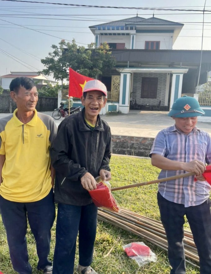 Người dân hào hứng chuẩn bị từ 8h ngày 20/1. Ảnh: Nghệ An News.