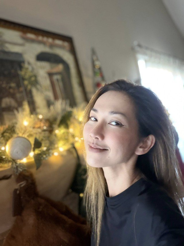 Bên cạnh chế độ ăn uống khoa học và tích cực luyện tập thể thao đều đặn, Kim Hiền cũng hết sức lưu tâm đến chuyện dưỡng da. Cũng như nhiều người đẹp khác Kim Hiền đặc biệt chú ý đến việc thoa kem chống nắng.