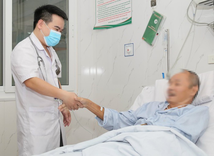 Bệnh nhân hồi phục sau khi được cấp cứu, điều trị tích cực. Ảnh: Lam Anh