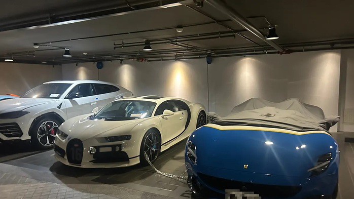 Trong số 34 chiếc xe bị phát mại của tập đoàn Prince Group, bao gồm cả Bugatti Chiron, McLaren Senna LM và nhiều phiên bản giới hạn khác. Tất cả đều đã được đưa vào quy trình thanh lý tài sản, trở thành tâm điểm chú ý nhất trong đợt đấu giá tư pháp của vụ án này. Ảnh: Storm Media