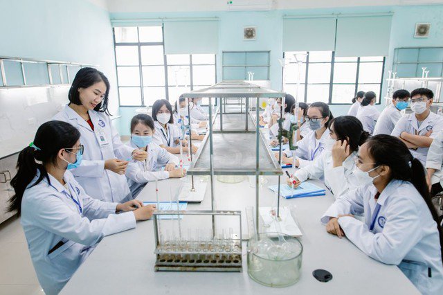 Theo quy định của Bộ GD&amp;ĐT, chậm nhất đến giữa tháng 2, các cơ sở đào tạo đại học phải công bố đầy đủ đề án tuyển sinh, bao gồm chỉ tiêu, ngành đào tạo, phương thức và tổ hợp xét tuyển.