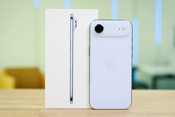 iPhone Air là điểm tối duy nhất của gia đình iPhone ra mắt vào mùa thu năm ngoái.