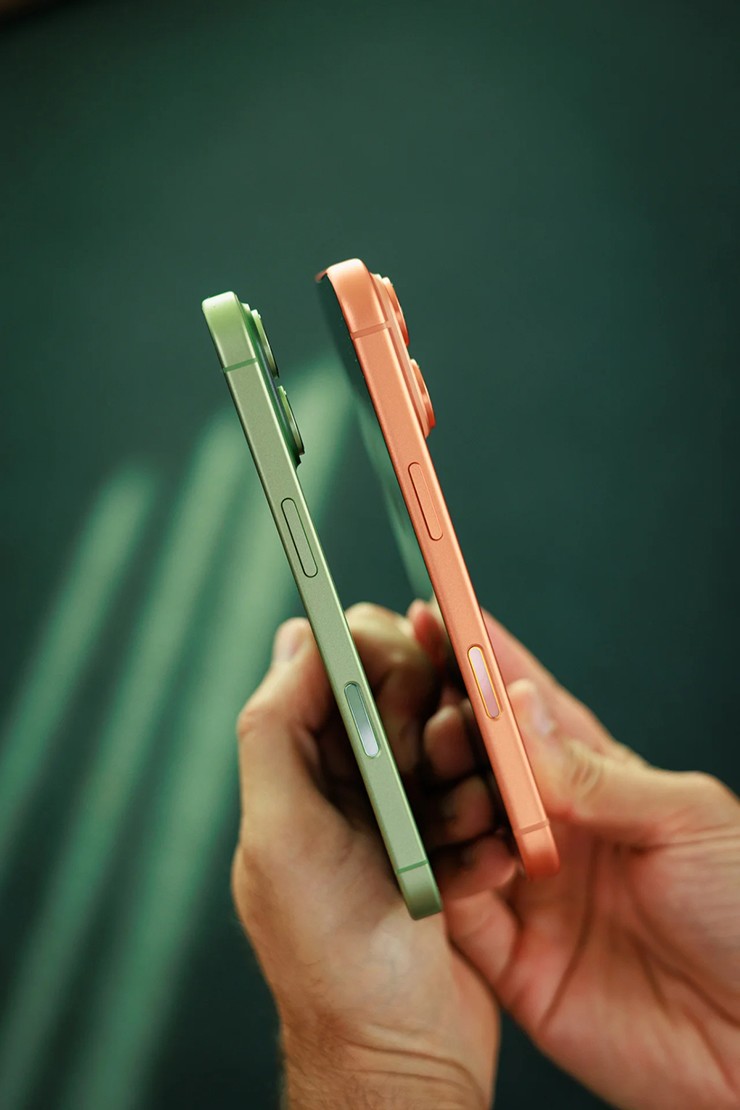 So sánh thiết kế giữa hai sản phẩm.