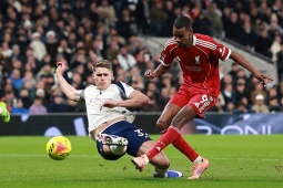 Tin mới nhất bóng đá tối 20/1: Liverpool lên kế hoạch chiêu mộ Van De Ven