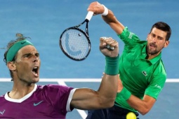 Nadal tái xuất ở Australian Open, Djokovic thắng nhưng vẫn để lộ vấn đề lớn