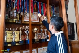 Căn nhà cấp 4 treo đầy huy chương của đội trưởng U23 Việt Nam Khuất Văn Khang