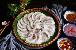 Lý do thịt luộc bị khô bở, xỉn màu