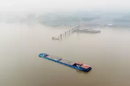 Cận cảnh công trường cầu Vân Phúc hơn 3.400 tỷ đồng vượt sông Hồng