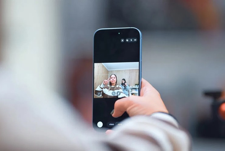 Việc quay video gặp hạn chế khiến máy nóng.