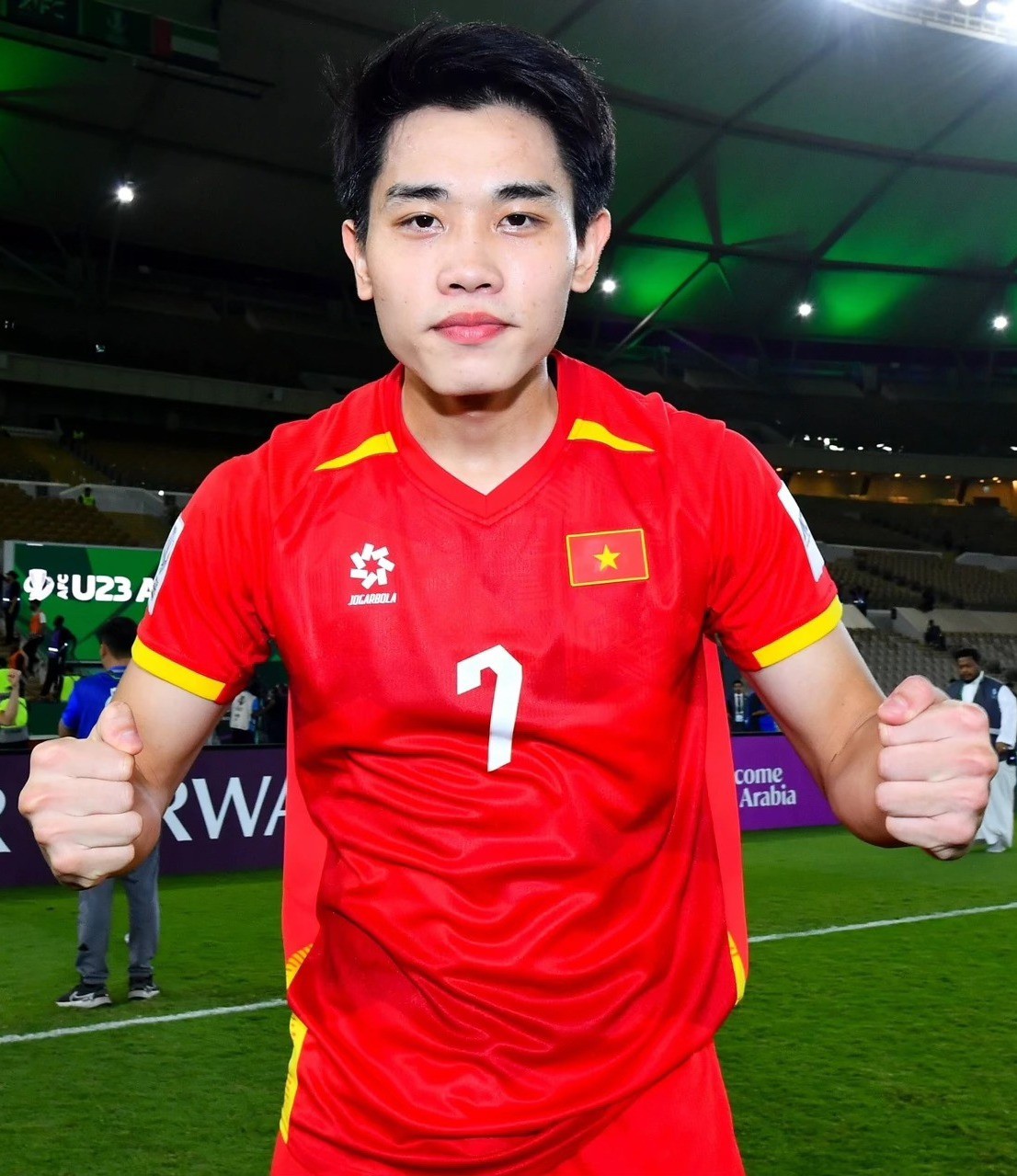 Tiền đạo mang áo số 7 là niềm tự hào của người dân quê hương