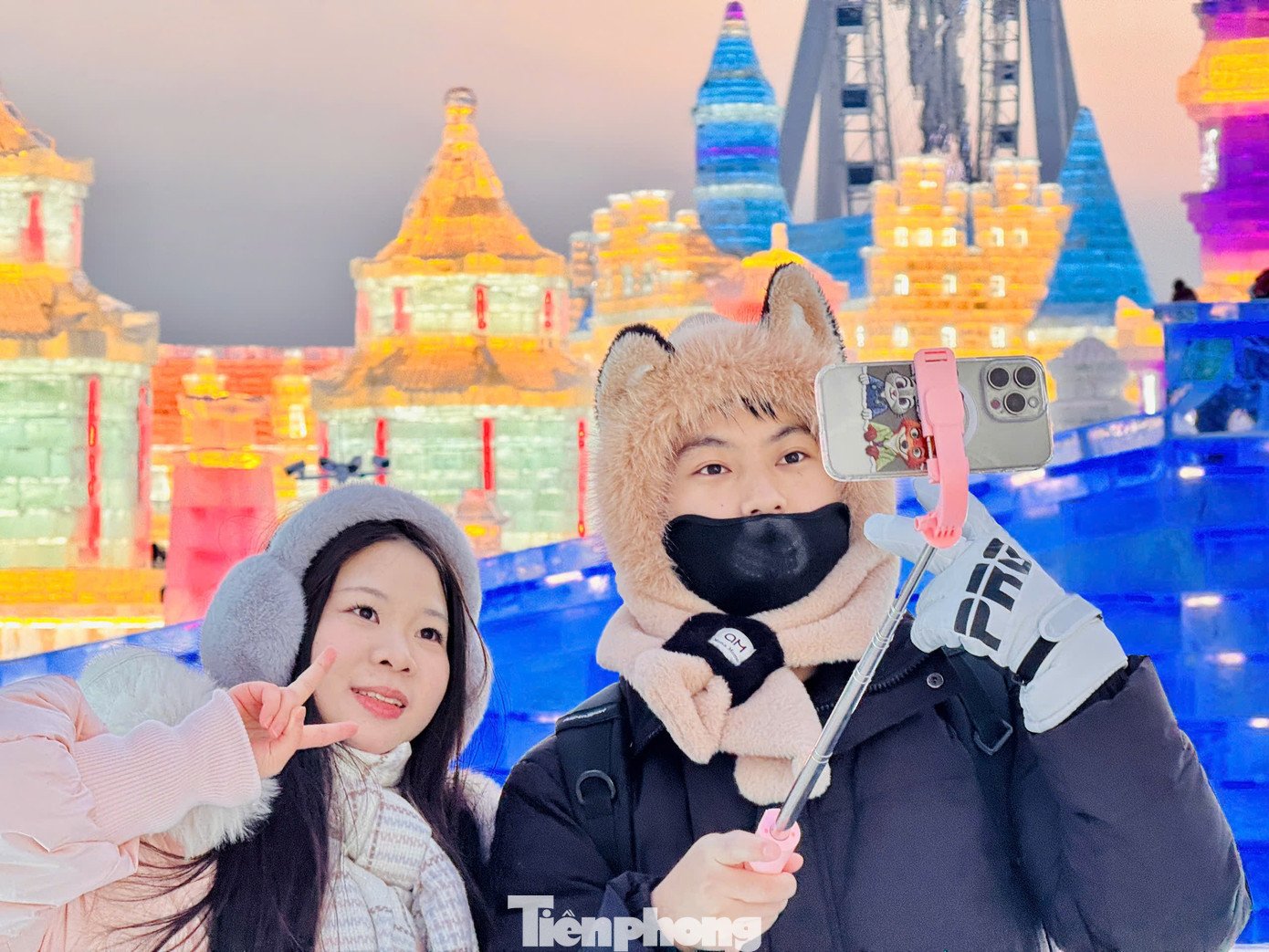 Công viên được thiết kế với 3 trục cảnh quan chính, mỗi khu vực đều có kiến trúc băng tuyết đặc sắc, tạo nên không gian chụp ảnh, tham quan và trải nghiệm nghệ thuật mùa đông hấp dẫn. Sự kiện thu hút đông du khách hào hứng tham gia các trải nghiệm.