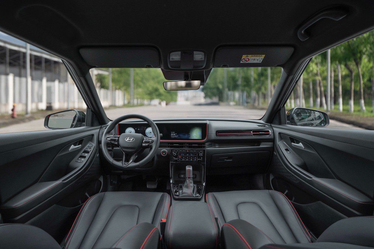 Hyundai Creta được&nbsp;tích hợp cụm màn hình kép 10.25 inch.