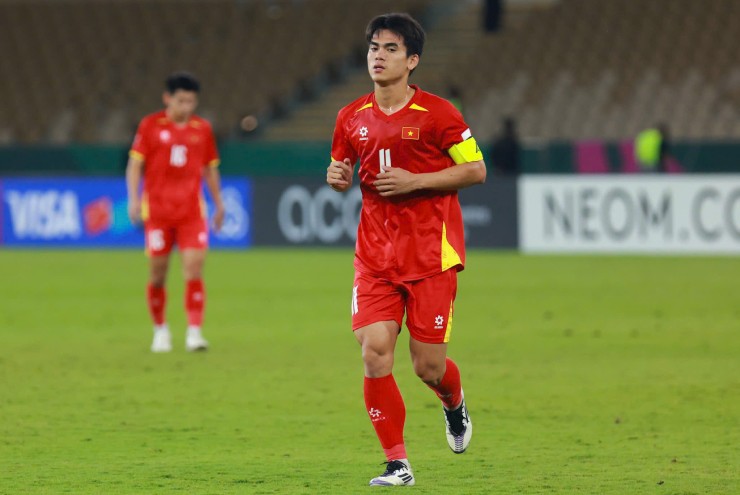 Công Phương suýt trừng phạt sai lầm, Văn Khang thử tài "người nhện" U23 Trung Quốc - 2