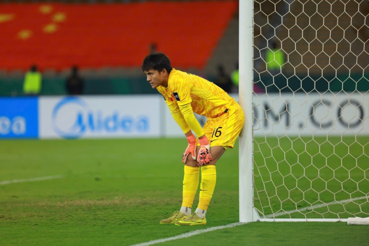 Thủ môn Li Hao vẫn&nbsp;đứng vững trước sức ép từ U23 Việt Nam (Ảnh: Ted Trần)