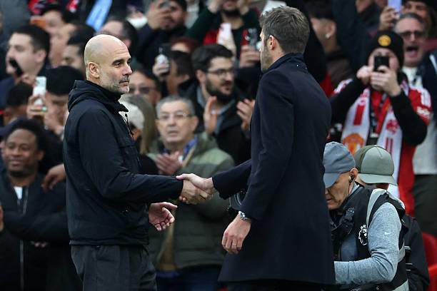 Carrick thắng được Guardiola trong lần đầu tiên đối đầu nhau