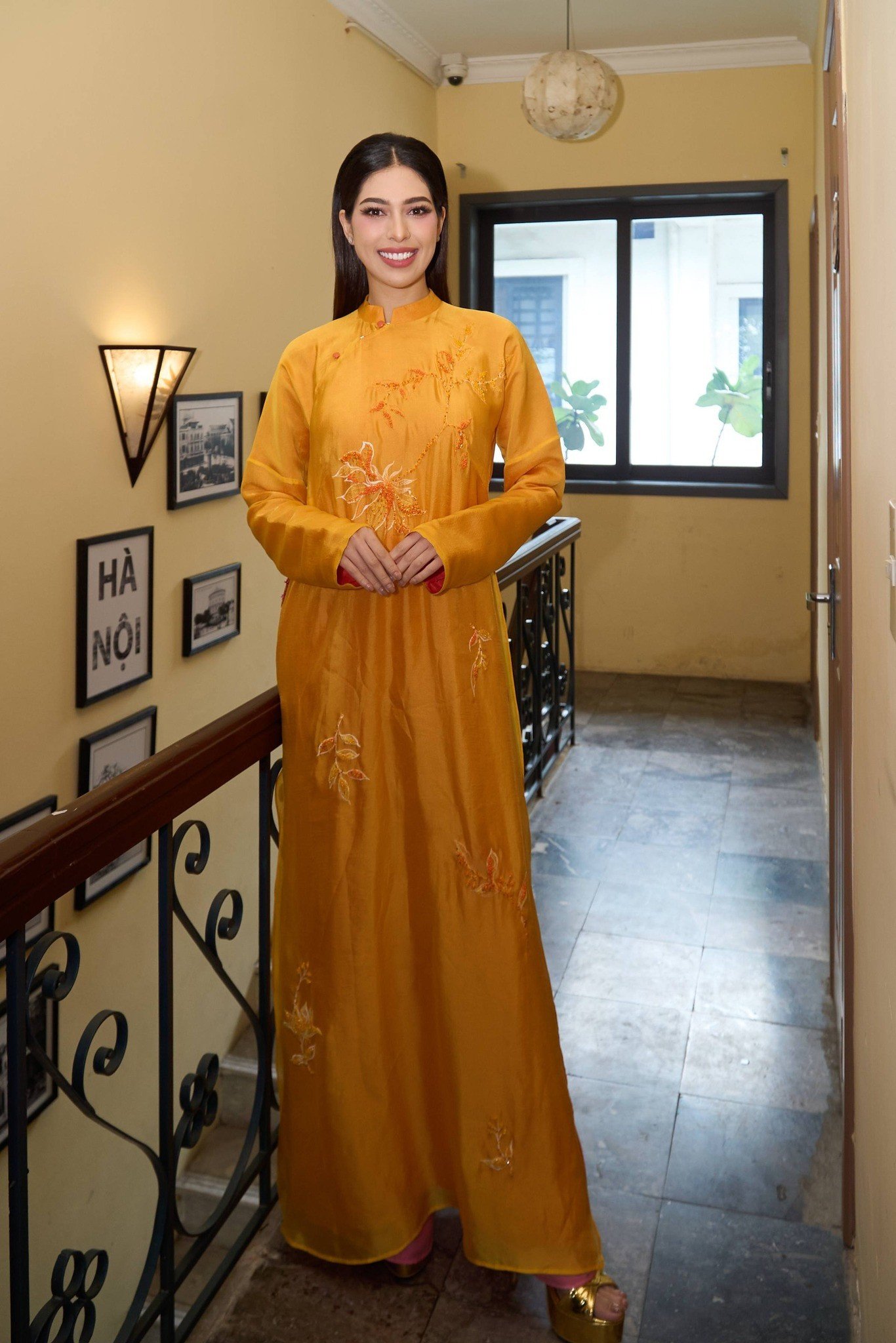 Top 2 Miss Cosmo 2025 "chuẩn dâu Việt": Mặc áo bà ba, tập gói bánh chưng - 10
