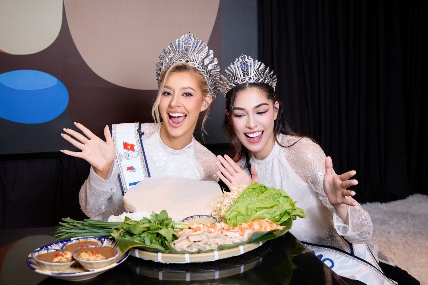 Top 2 Miss Cosmo 2025 "chuẩn dâu Việt": Mặc áo bà ba, tập gói bánh chưng - 2